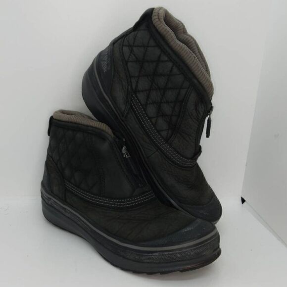 Clarks Muckers Swale Women's Pre-owned Black Waterproof Snow Boots - sz. 7 1/2M - Picture 1 of 5